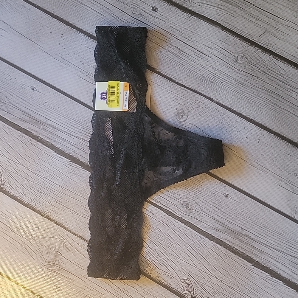 NWT b.tempt'd small thongs black